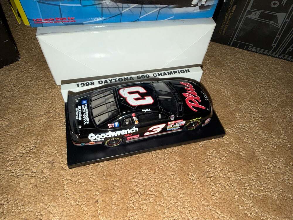 Dale Earnhardt #3 Goodwrench 1998 Daytona 500 Champion 1:32 Scale Diecast Monte - Picture 5 of 6